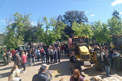 Días atrás llevaron adelante una movilización en Carlos Casares, donde reclamaron caminos transitables, obras hidráulicas y un protocolo de emergencia