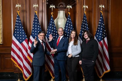 Díaz-Balart representa a los electores del distrito congresional 26 de Florida