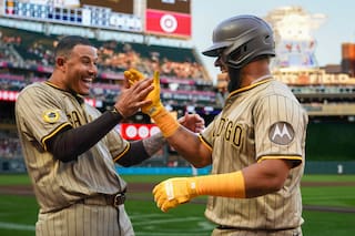 Díaz dispara 2 jonrones y Padres vapulean 12-3 a Mellizos