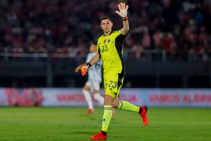 Dibu Martínez consiguió consolidarse en el arco de la selección