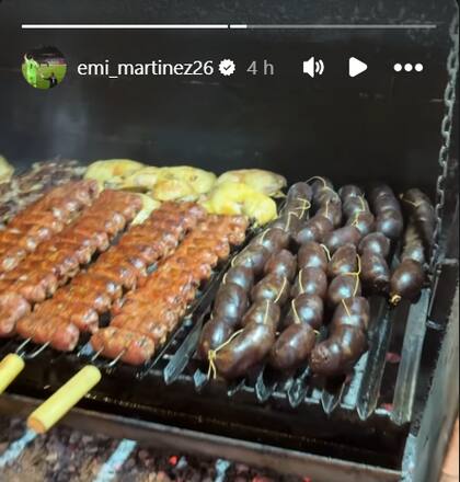 Dibu Martínez mostró el asado de la selección (Captura: @emi_martinez26)