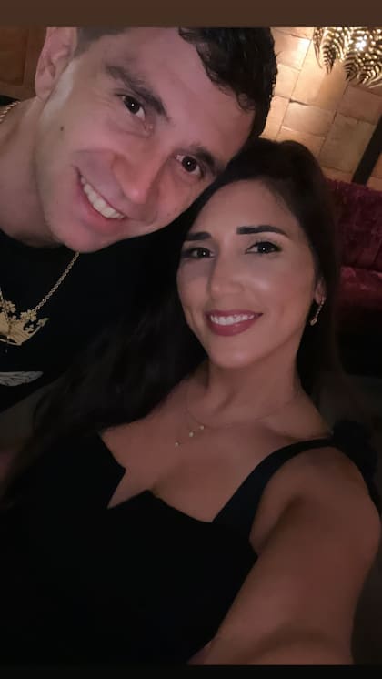 Dibu y Mandinha disfrutaron de una salida con amigos (Foto: Instagram @mandinha_martinez_)