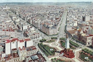 El monumento que iba a sustituir a la pirámide de Mayo y quedó en los cimientos