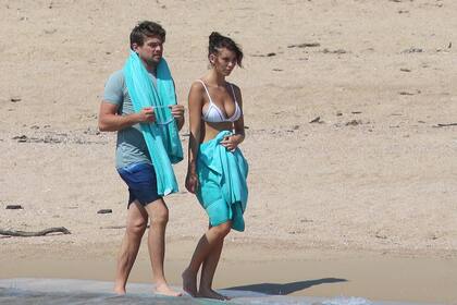 DiCaprio y Morrone disfrutando de la playa