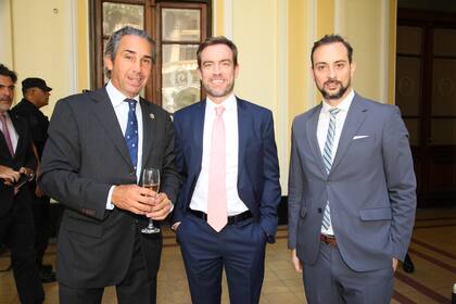 Dicky Smith Estrada, Federico Braun y Ezequiel Herzage, jefe de gabinete corporativo de IRSA.