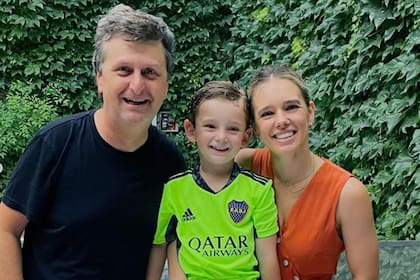 Diego Korol junto a su esposa, Romina, y su hijo José