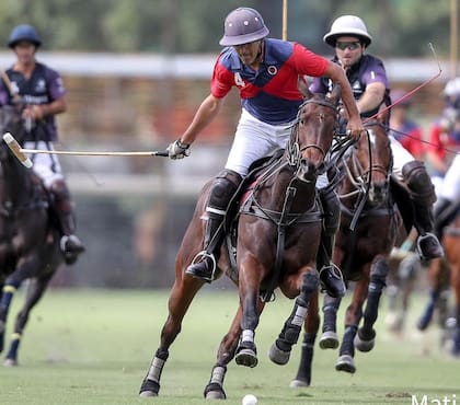 Diego Araya en acción