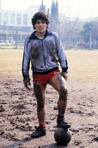 Ricardo Alfieri fotografió de cerca a Diego durante cuatro décadas; elige una de sus comienzos, en Argentino Juniors: "Cuando saqué esa foto no imaginaba lo que vendría después".