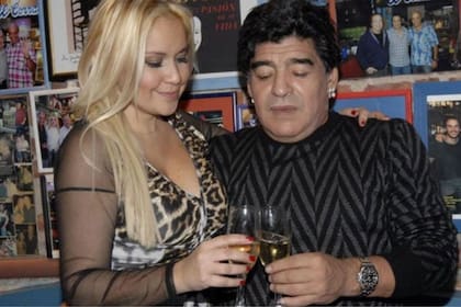 Diego Armando Maradona y Verónica Ojeda mientras eran pareja