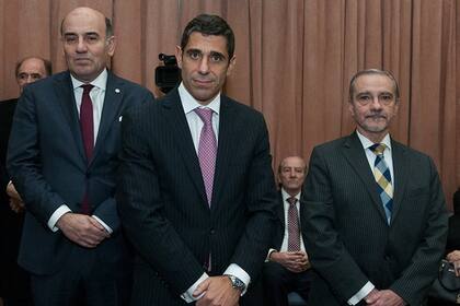 Diego Barroetaveña (izquierda) y Guillermo Yacobucci (derecha), junto al camarista Daniel Petrone