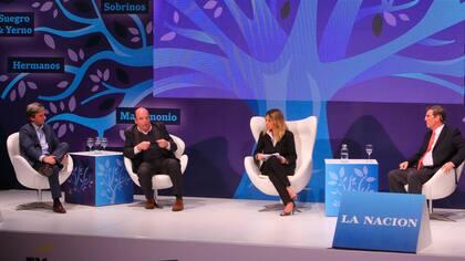 Diego Bouchoux, Guillermo Perkins, Carla Quiroga (LA NACION) y Santiago Sáenz Valiente