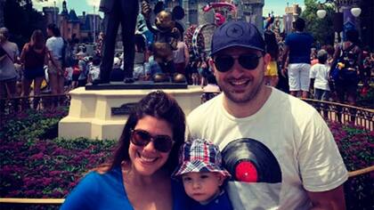 Diego Brancatelli en Orlando junto a su mujer, Cecilia Insigna, y su hijo Valentín.