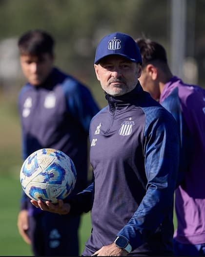 Diego Cocca en una de los entrenamientos de Talleres hace unos días