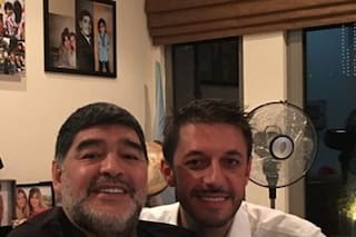 Diego Maradona lo borró a Sergio Agüero: tachó la cara del Kun en una foto