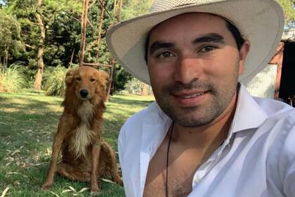 Diego Cuadro volvió una estrella de TikTok a su perro Preguntale, el cual todos quieren conocer