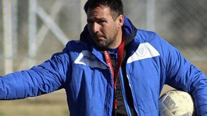 Diego Davobe quedó como técnico en Godoy Cruz