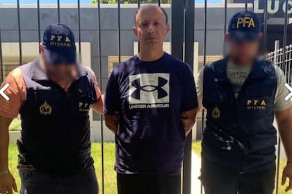Diego Dirisio, tras su detención en Córdoba, por Interpol y la Policía Federal Argentina