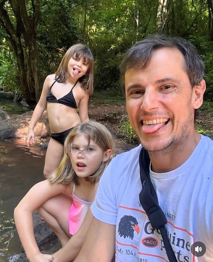 Diego disfrutando con sus hijas, Emma y Mía