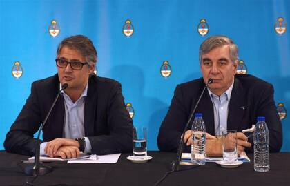 Diego García y Mario Dell'Acqua, director comercial y presidente de Aerolíneas, en Córdoba