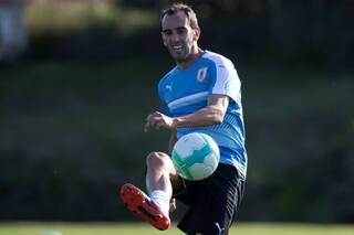 La estrella del seleccionado uruguayo que llega al fútbol argentino y fue presentado por... ¡Bizarrap!