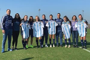 Cinco futbolistas de la selección argentina femenina denunciaron que un entrenador abusó de ellas