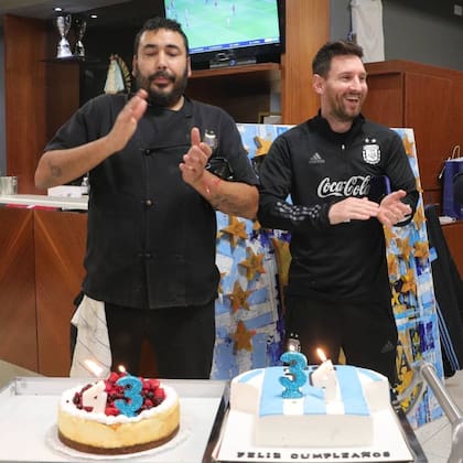 Diego Iacovone y Messi festejando sus cumpleaños juntos