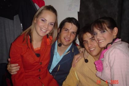 Diego junto a Muni Seligmann, Coco Maggio y Mica Vázquez en el backstage de Floricienta (Foto: Instagram @diegochildok)