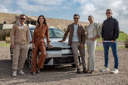 Diego Latorre, Zaira Nara, Leandro Leunis, Nina Caram y Zuca Conti.