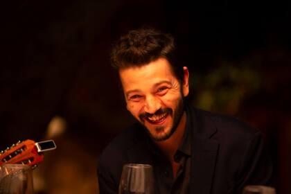 "En cada una de las mesas hacemos un esfuerzo por tener un invitado o invitada que viene de otro país de América Latina, para recordarnos eso, la cantidad de coincidencias que hay en los retos que tenemos frente a nosotros", cuenta el actor