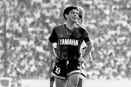 Maradona, de vuelta a la Argentina, y en Rosario, con la camiseta de Newell´s
