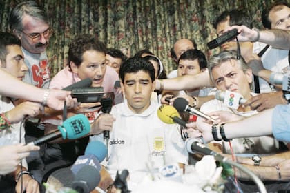 Diego Maradona, en la conferencia de prensa, antes de su salida
