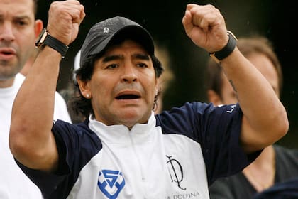 Diego Maradona y la camiseta de La Dolfina; el ex futbolista solía llamar a su amigo Cambiaso para animarlo luego de alguna derrota.