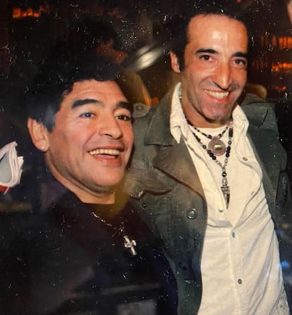 Diego Maradona fue una de las figuras que pasó por el restaurante de los Cea.