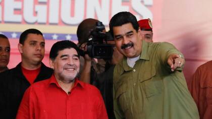 Diego Maradona junto al presidente de Venezuela, Nicolás Maduro