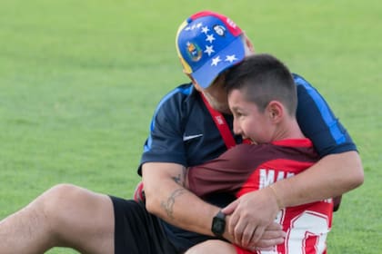 "Diego Maradona me brindó dos días de su atención", apuntó Ali Turganbekov, el niño oriundo de Kazajistán que logró conocer a su ídolo