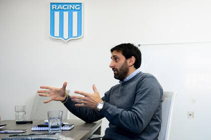 Diego Milito renunció como manager y eso encadenó la salida de Beccacece como entrenador de Racing