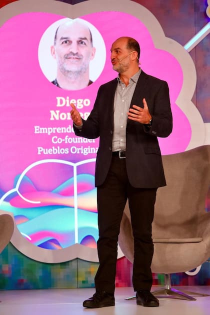 Diego Noriega, emprendedor serial y cofundador de Pueblos Originales, en el evento de innovación de La Nación