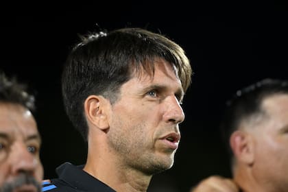 Diego Placente dirigió el Mundial Sub 20 y ahora lo hace en el Sub 17