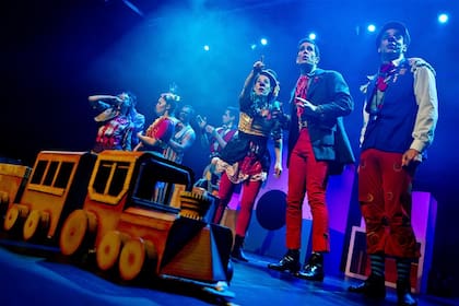 Diego Ramos y un talentoso grupo de clowns