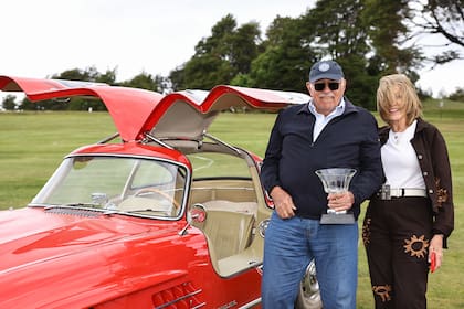 Diego Ribadeneira y Jean Poulangeon en el Mercedes Benz 300 SL