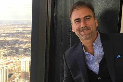 Diego Rivero y la foto en su perfil de LinkedIn