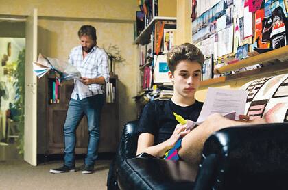 Diego Rosman chequea el itinerario mientras Valentín adelanta parte del estudio