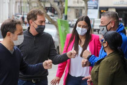 Diego Santilli, ayer, en una recorrida por Campana