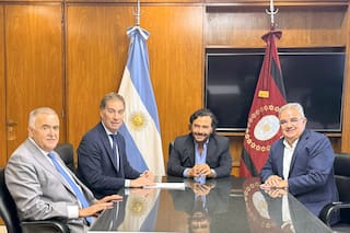 Proponen coparticipar el impuesto al cheque para compensar la caída de la recaudación si avanza la reforma laboral