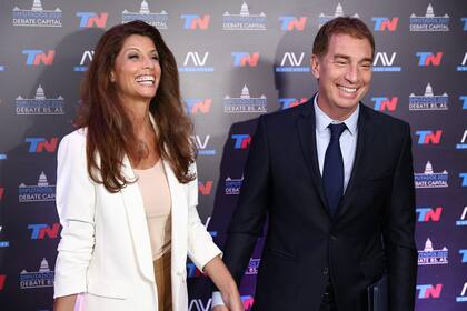 Diego Santilli y su esposa Analía Maiorana en el debate de TN