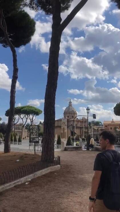 Diego Schwartzman de turista por Roma.