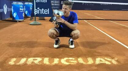 Diego Schwartzman festeja en Montevideo