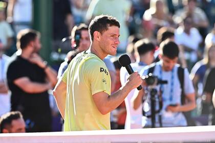 Diego Schwartzman le habló al público en el court central del BALTC