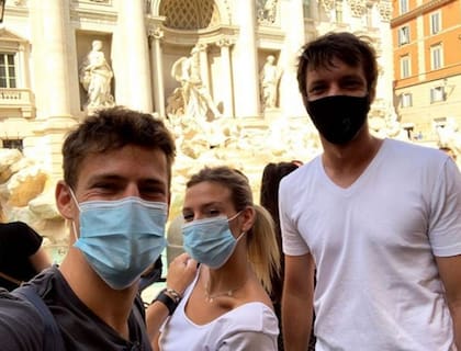 Diego Schwartzman y Eugenia De Martino junto al tenista Horacio Zeballos.