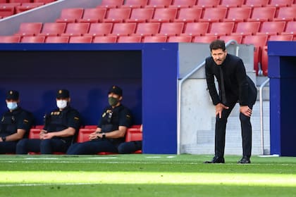 Diego Simeone se recuperó de Covid-19 el viernes pasado y ya dirigió con la pasión de siempre; tras la goleada no se conformó y advirtió a su plantel sobre la lucha interna que vivirán durante toda la temporada